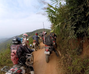 Concevoir des circuits moto, être expert dans une agence de voyage au Laos.